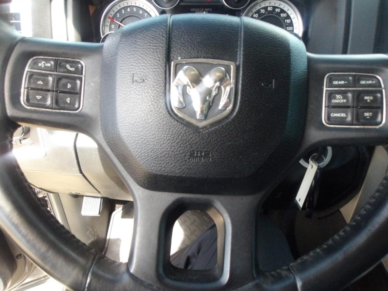 RAM 1500 2WD Crew Cab 140.5" Lone Star 2016