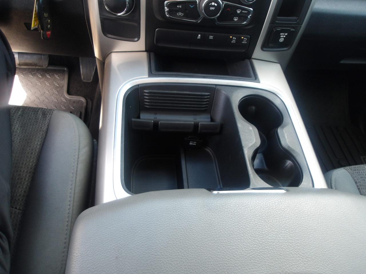 RAM 1500 2WD Crew Cab 140.5" Lone Star 2016