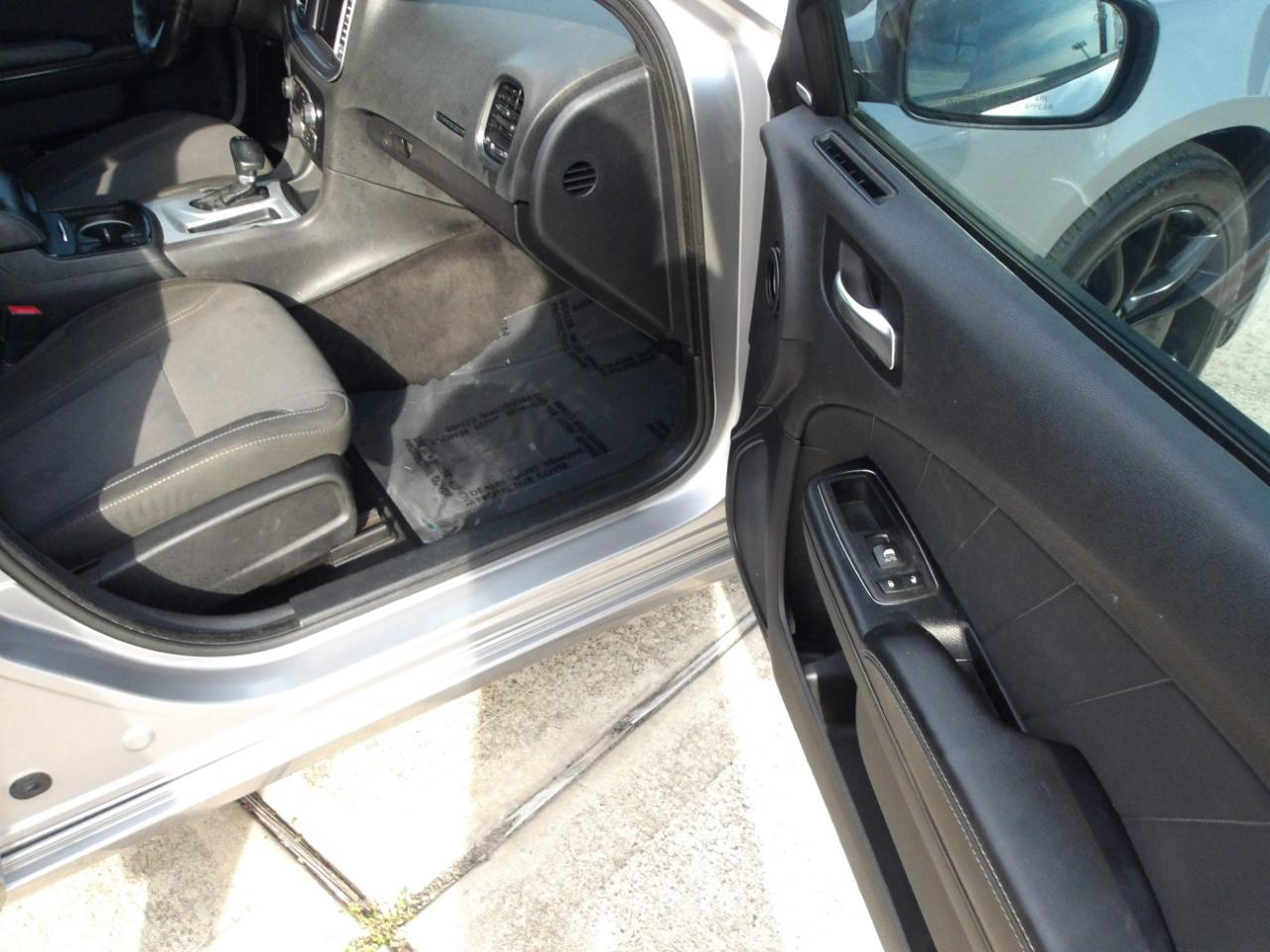 Dodge Charger 4dr Sdn SXT RWD 2016
