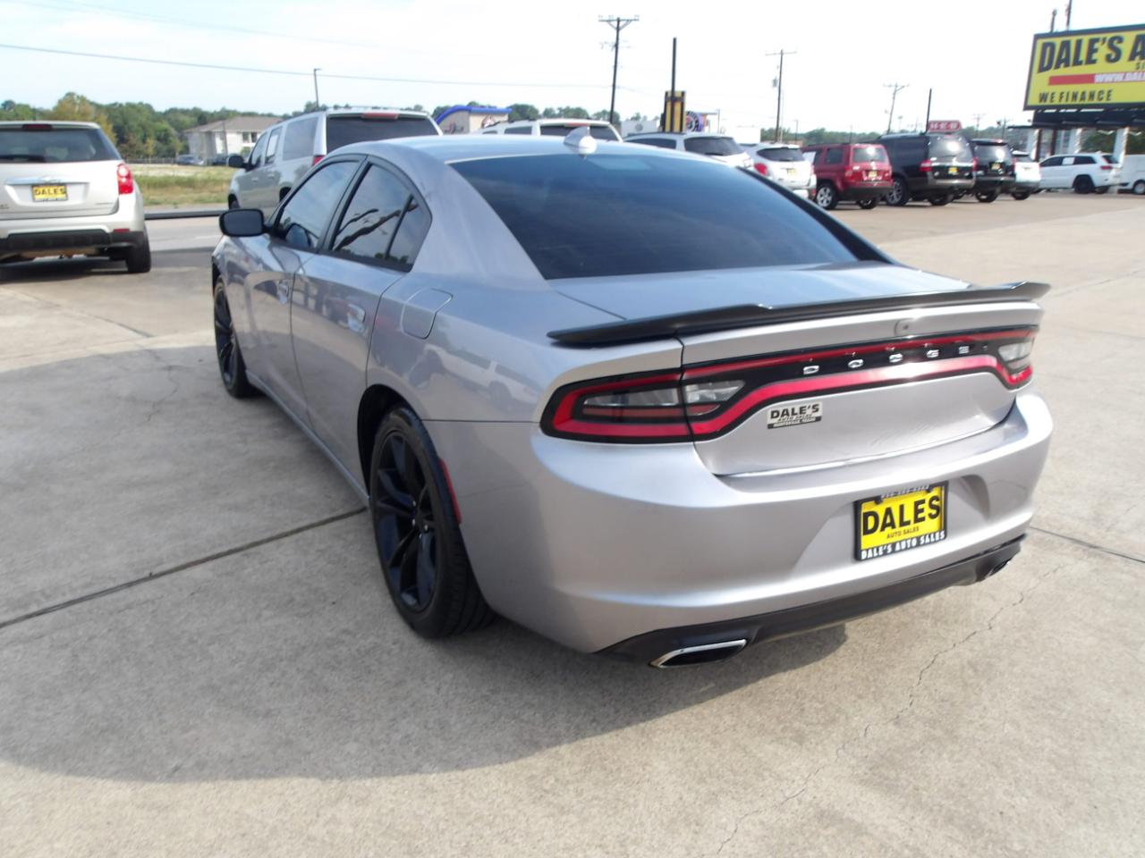 Dodge Charger 4dr Sdn SXT RWD 2016