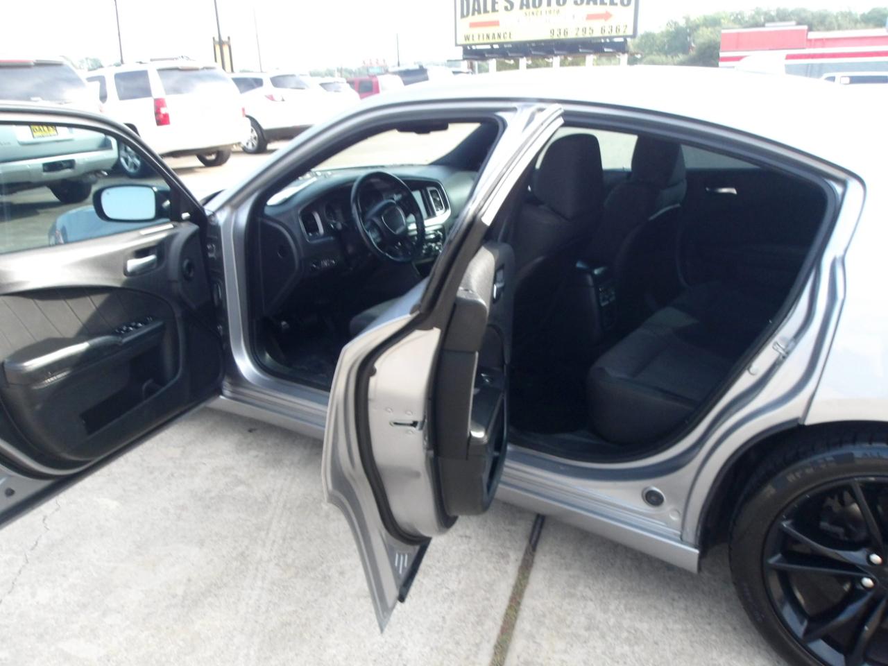 Dodge Charger 4dr Sdn SXT RWD 2016