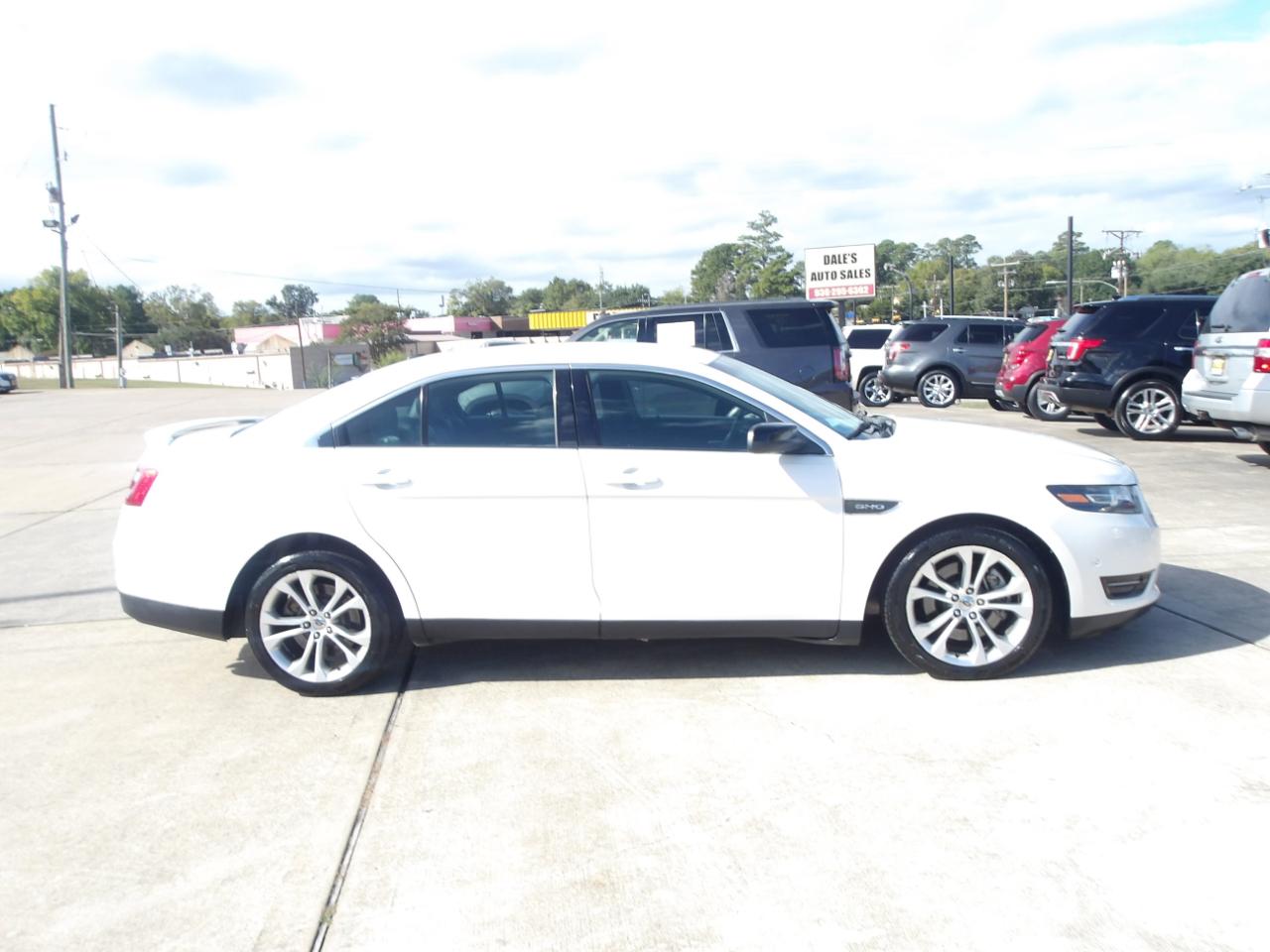 Ford Taurus 4dr Sdn SHO AWD 2013