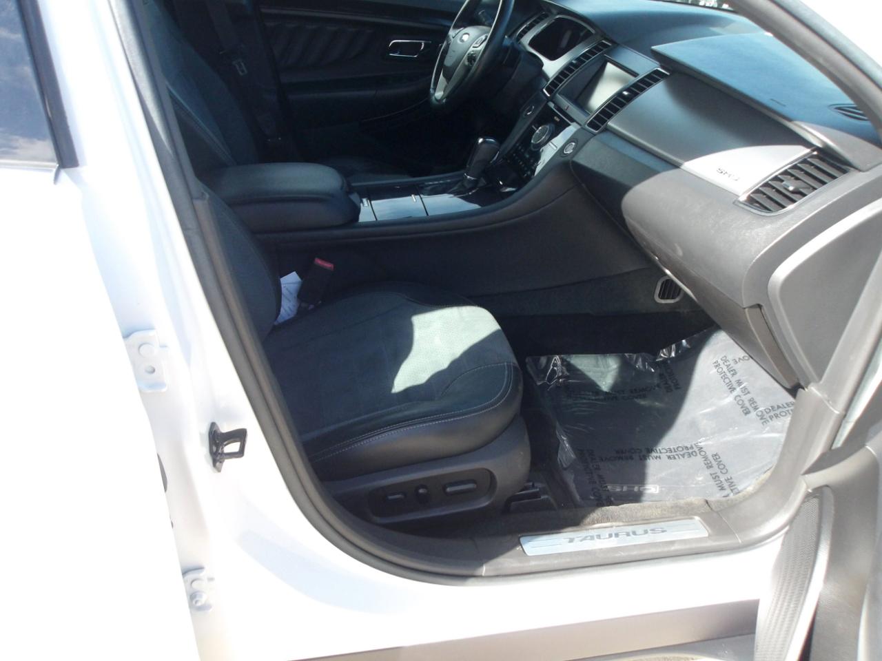 Ford Taurus 4dr Sdn SHO AWD 2013