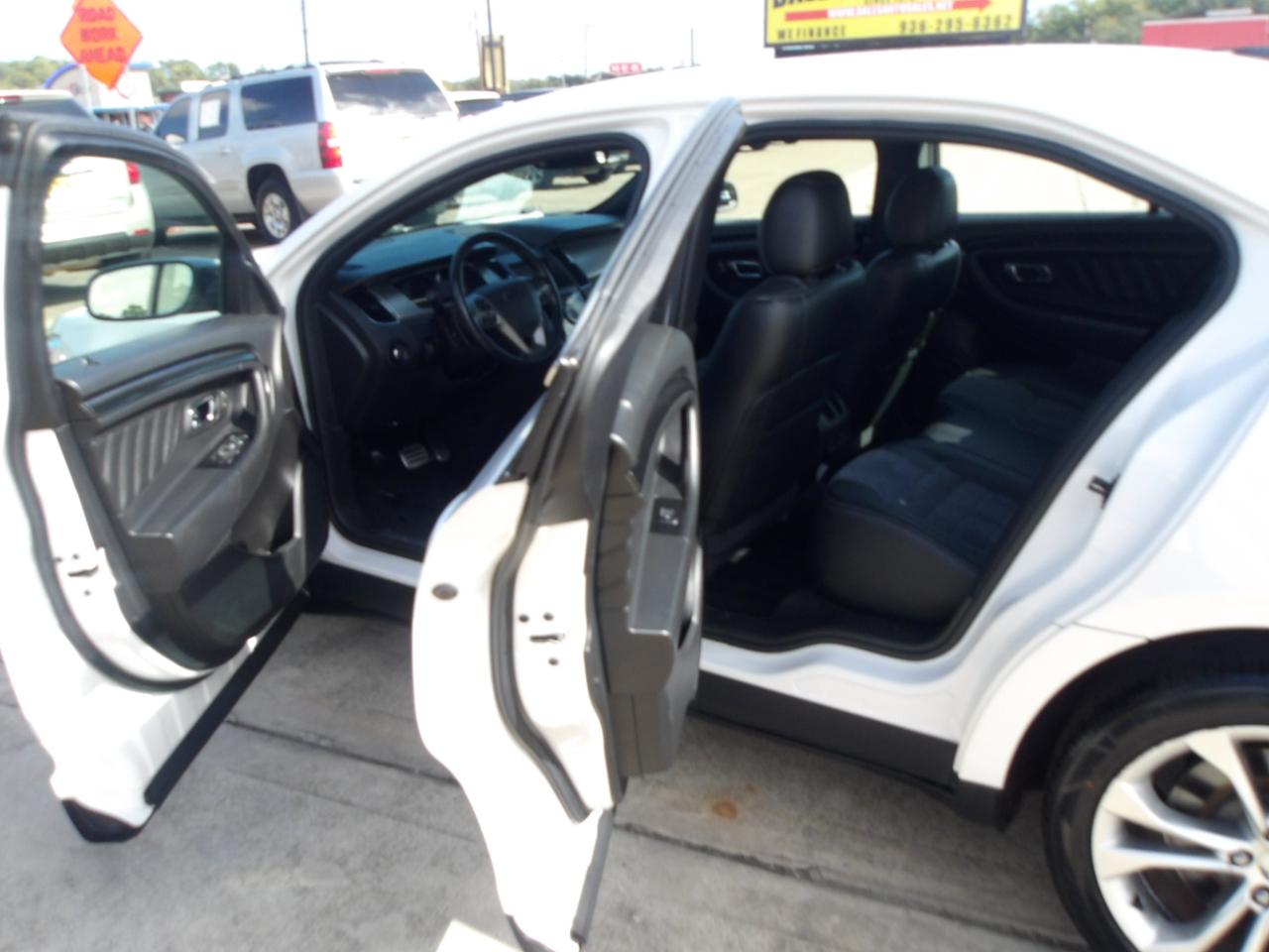 Ford Taurus 4dr Sdn SHO AWD 2013