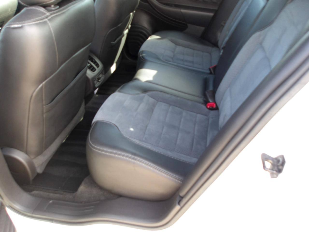 Ford Taurus 4dr Sdn SHO AWD 2013