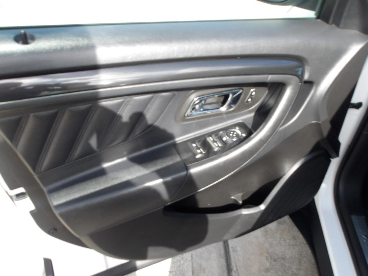 Ford Taurus 4dr Sdn SHO AWD 2013