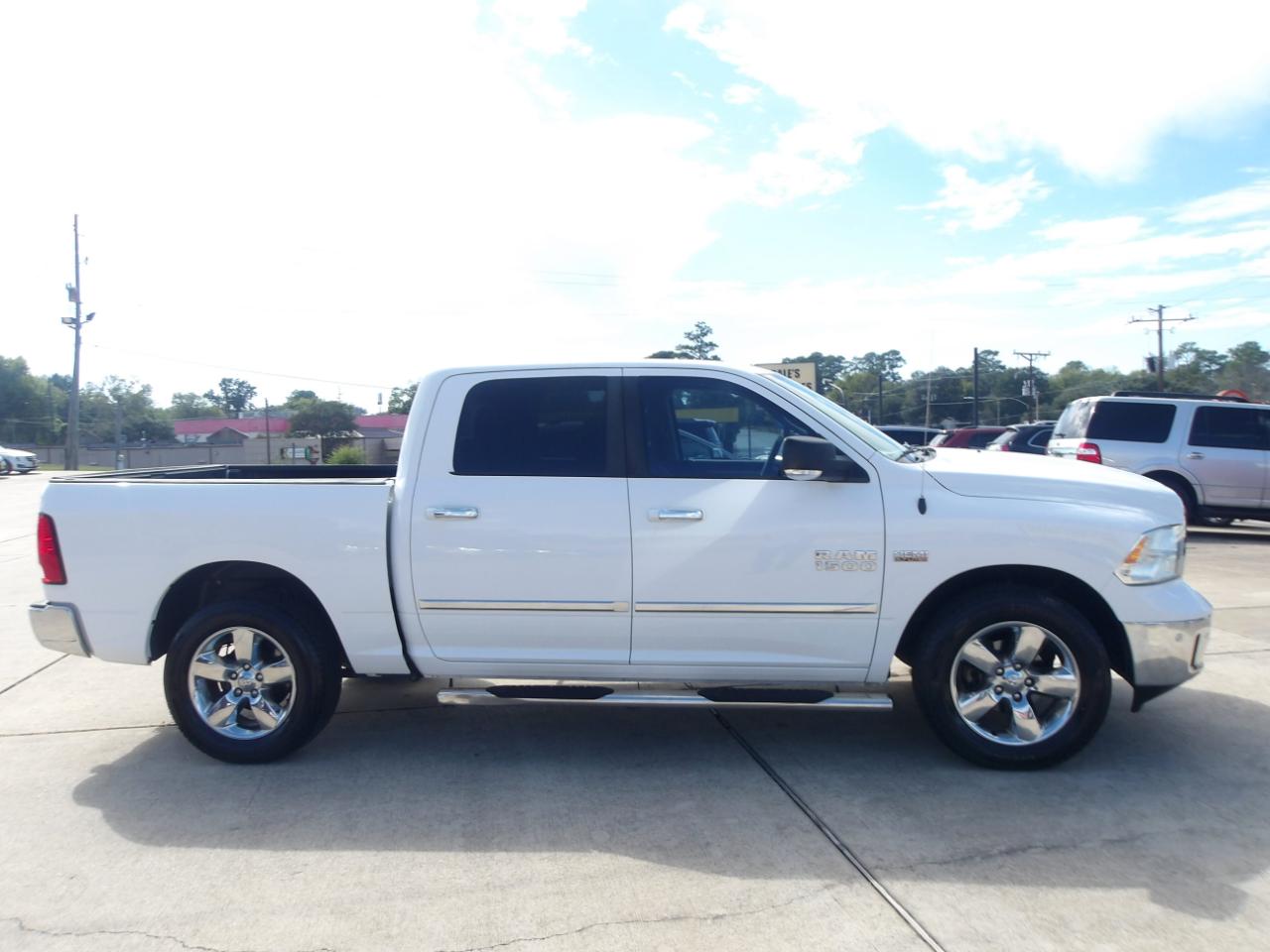 RAM 1500 4WD Crew Cab 140.5" Big Horn 2015