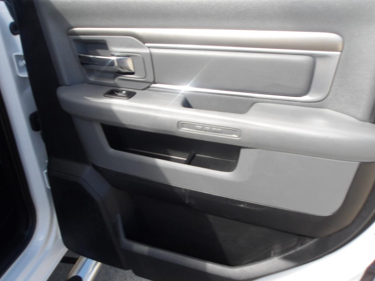 RAM 1500 4WD Crew Cab 140.5" Big Horn 2015