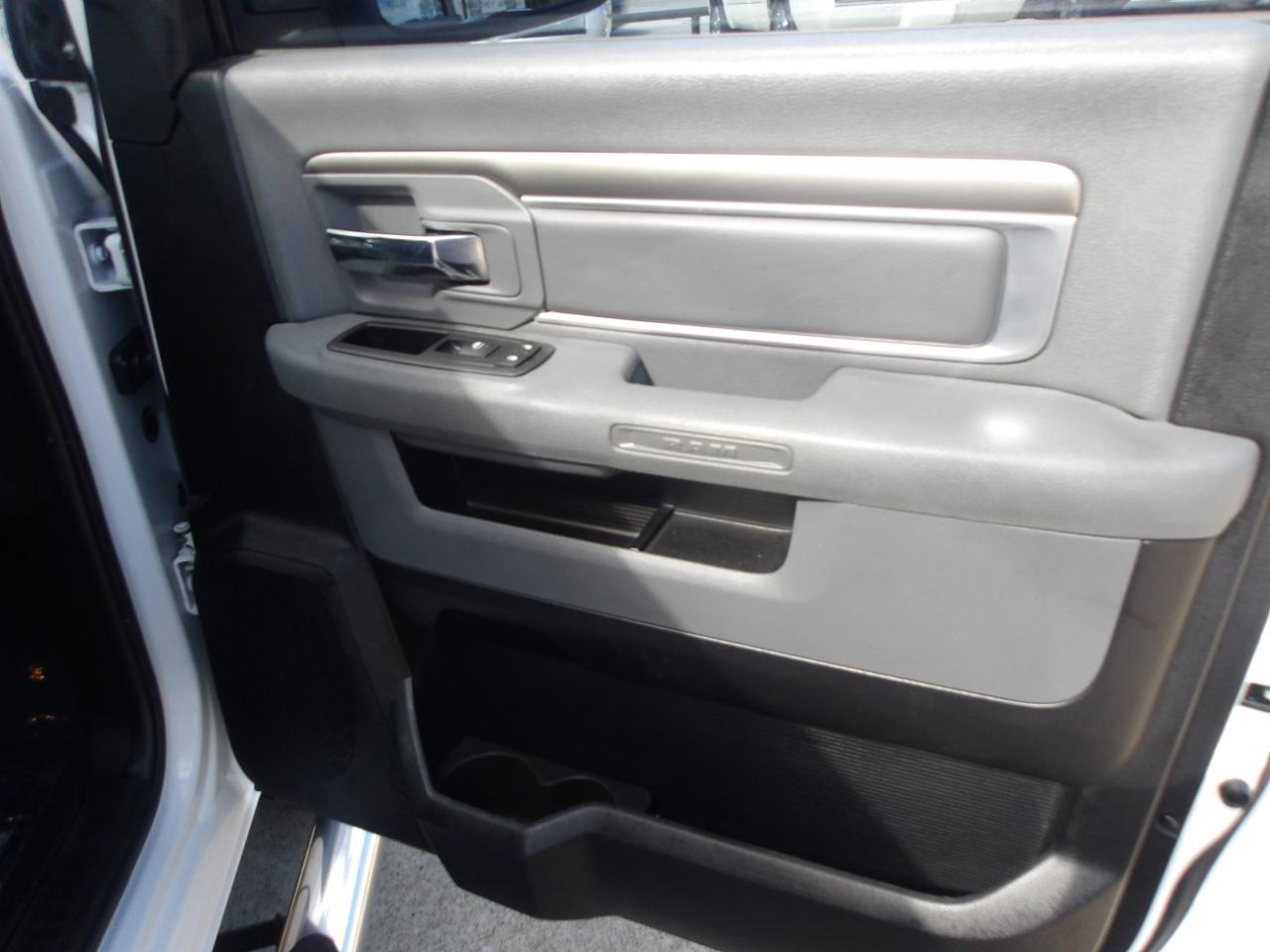 RAM 1500 4WD Crew Cab 140.5" Big Horn 2015