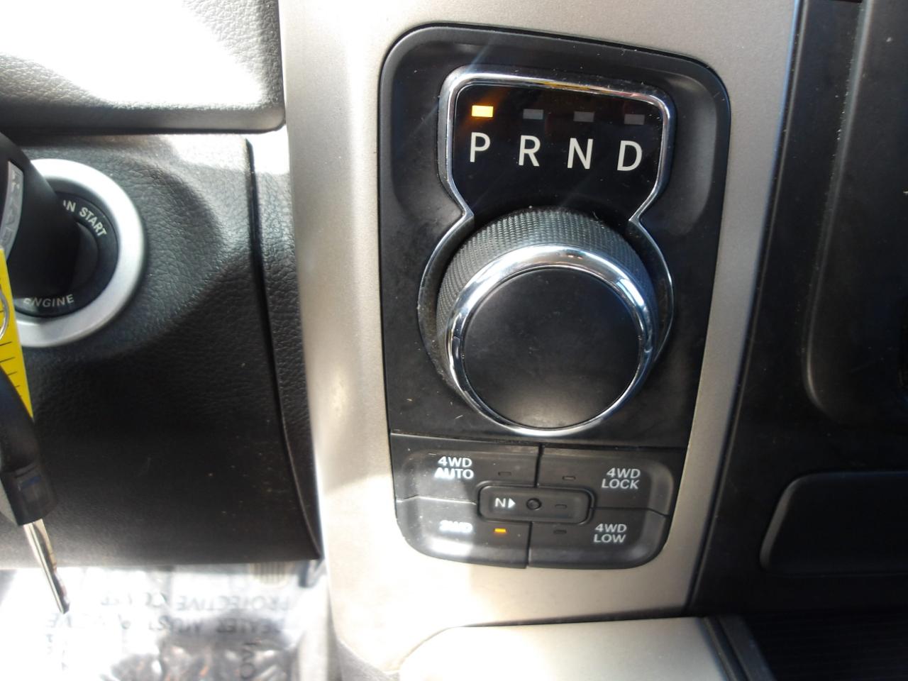 RAM 1500 4WD Crew Cab 140.5" Big Horn 2015