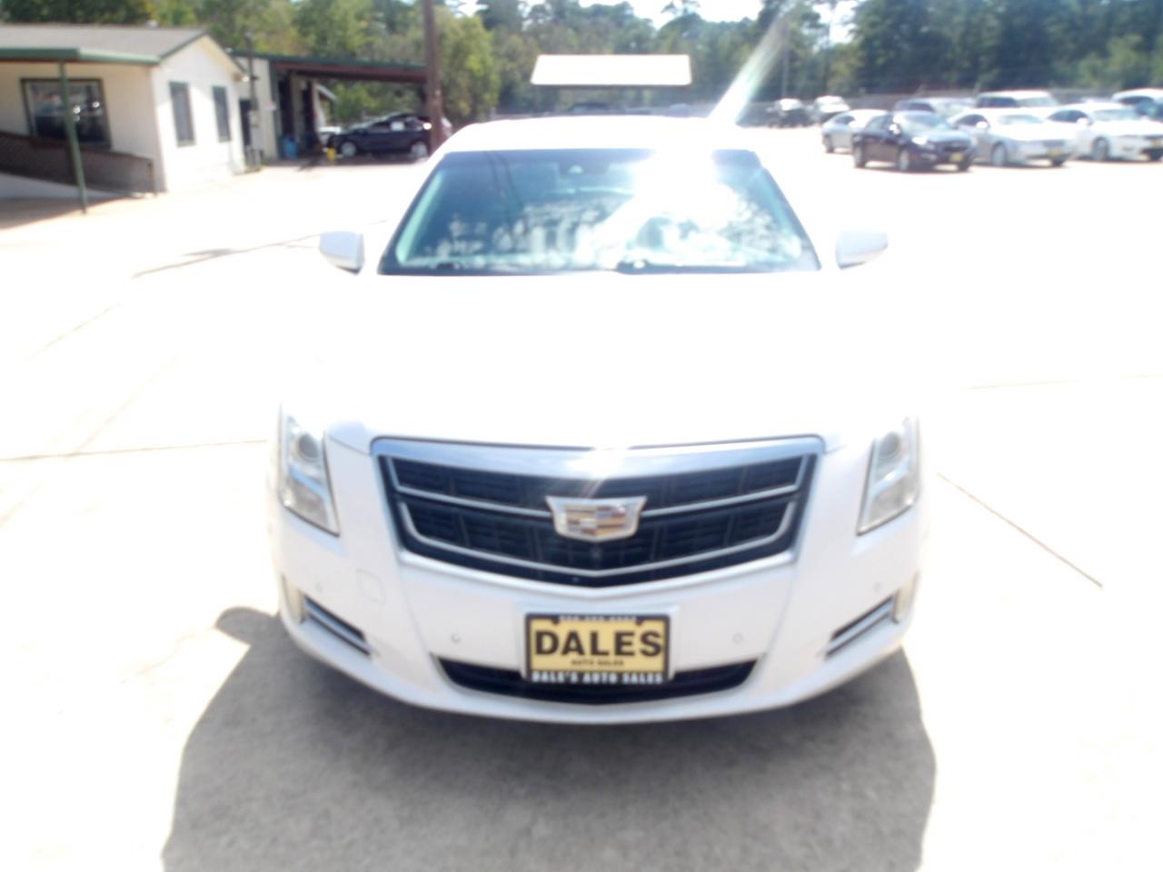 Cadillac XTS 4dr Sdn Luxury FWD 2017