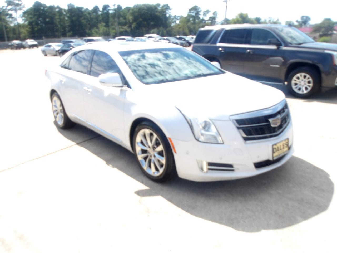 Cadillac XTS 4dr Sdn Luxury FWD 2017