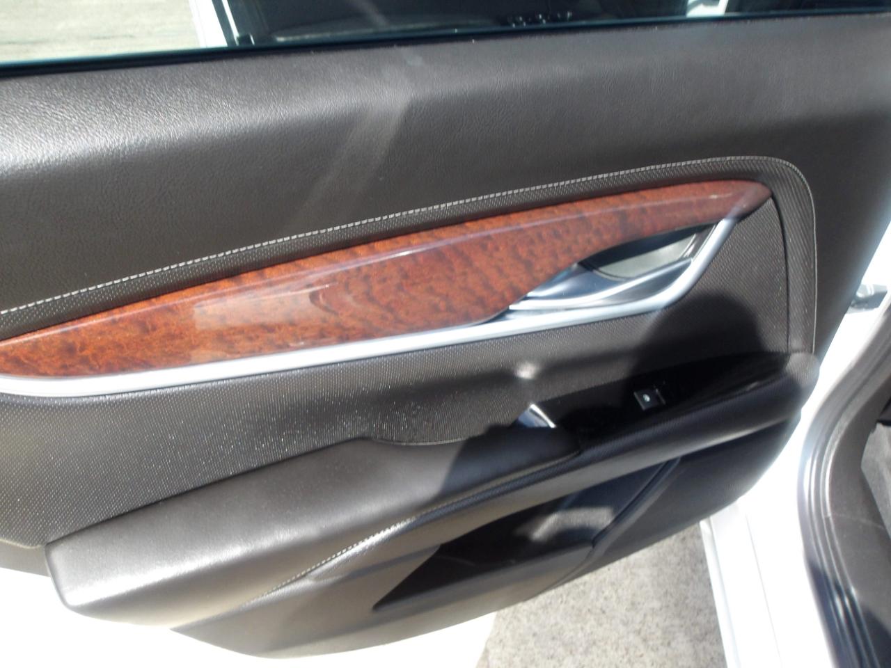 Cadillac XTS 4dr Sdn Luxury FWD 2017