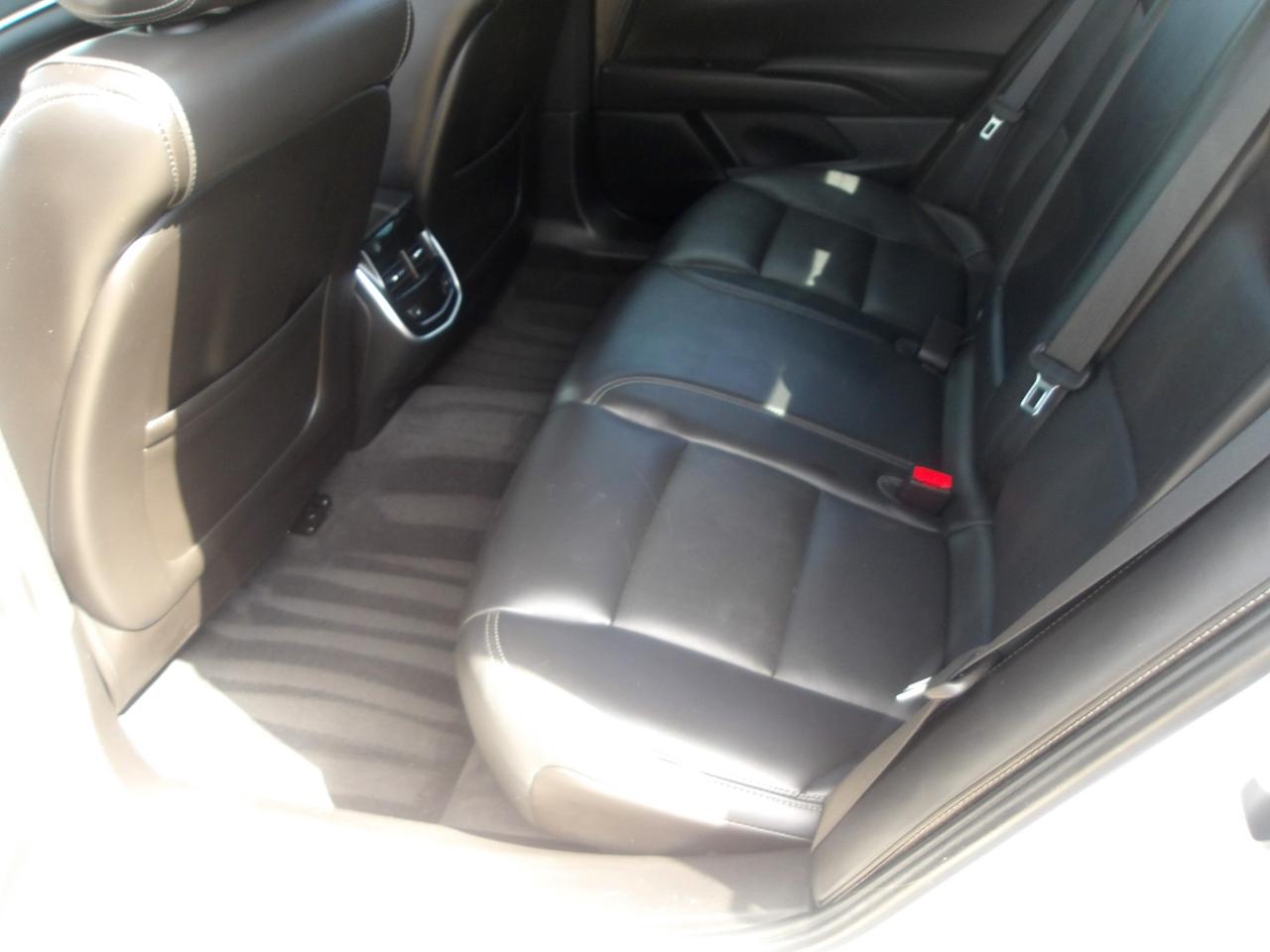 Cadillac XTS 4dr Sdn Luxury FWD 2017