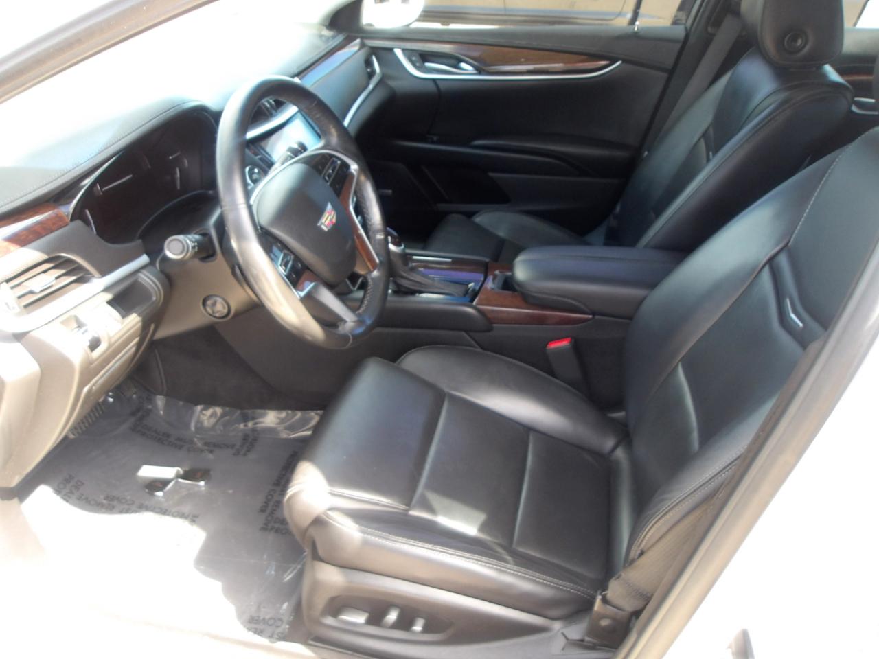 Cadillac XTS 4dr Sdn Luxury FWD 2017