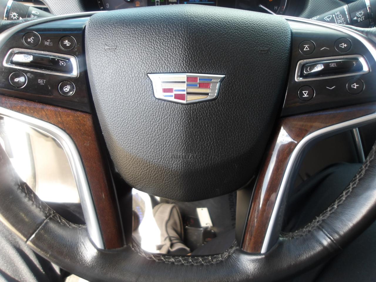 Cadillac XTS 4dr Sdn Luxury FWD 2017