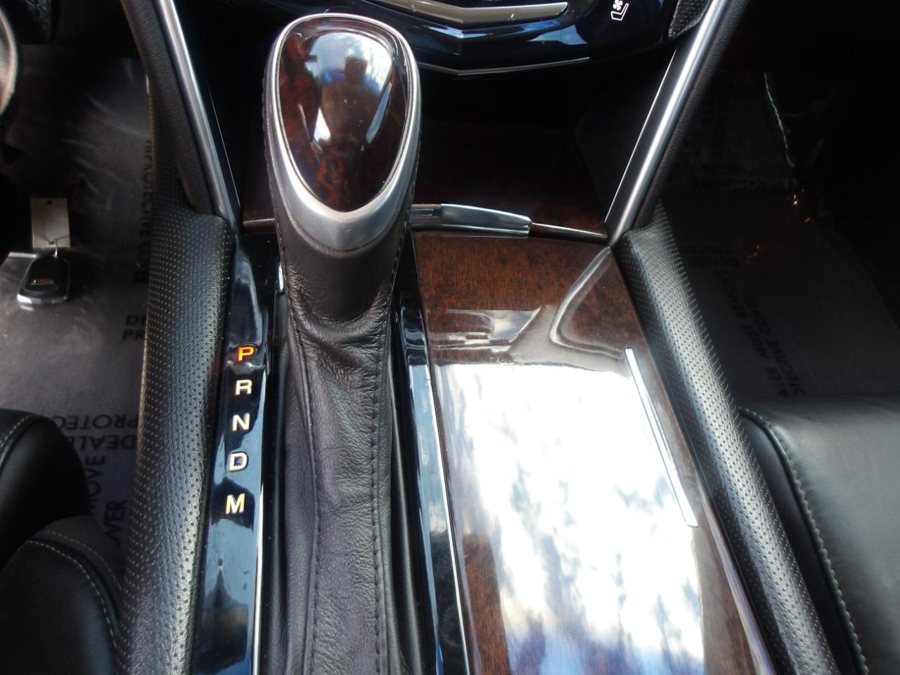 Cadillac XTS 4dr Sdn Luxury FWD 2017