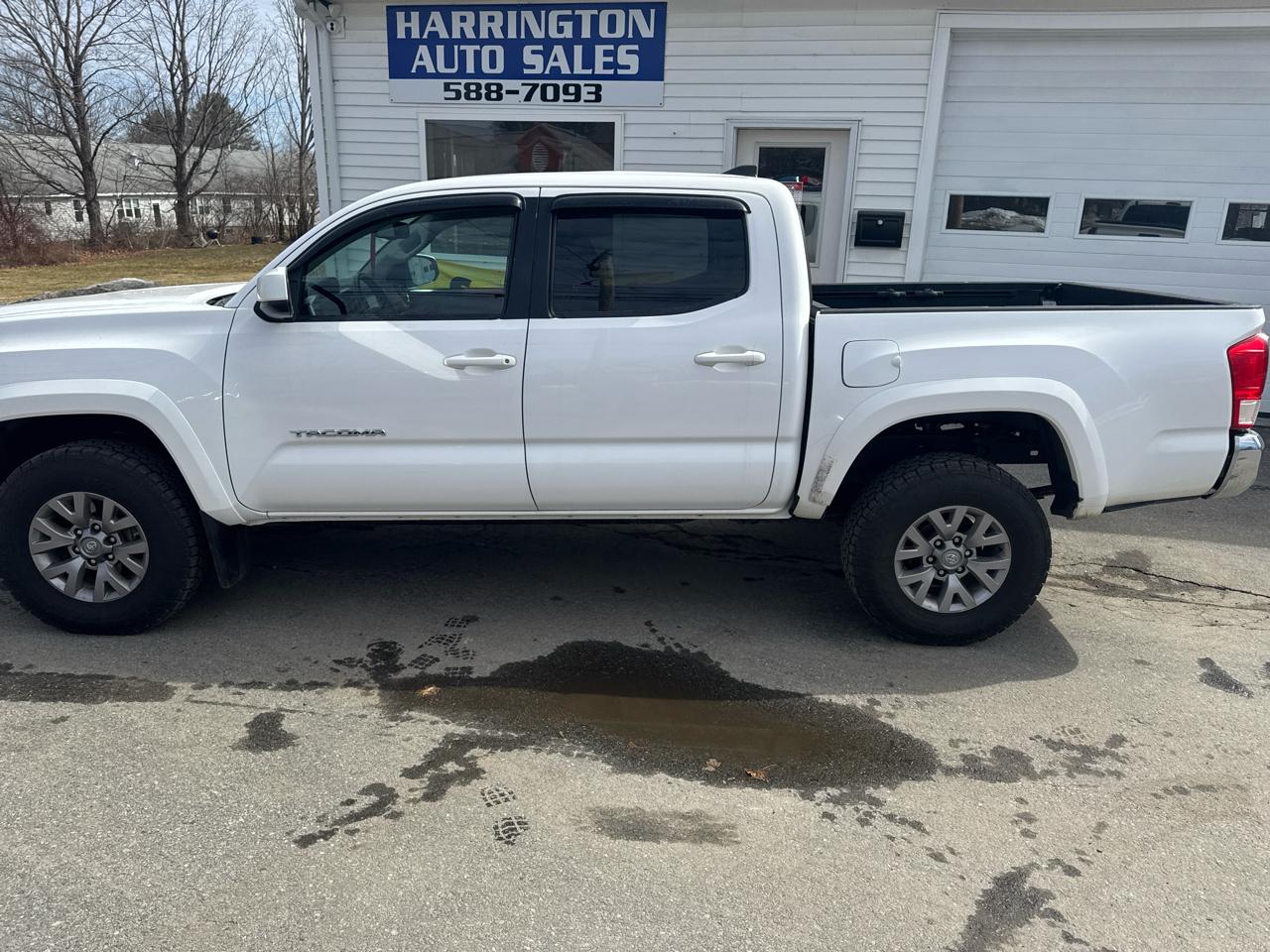 2017 Toyota Tacoma 4WD Double Cab V6 AT (Natl)