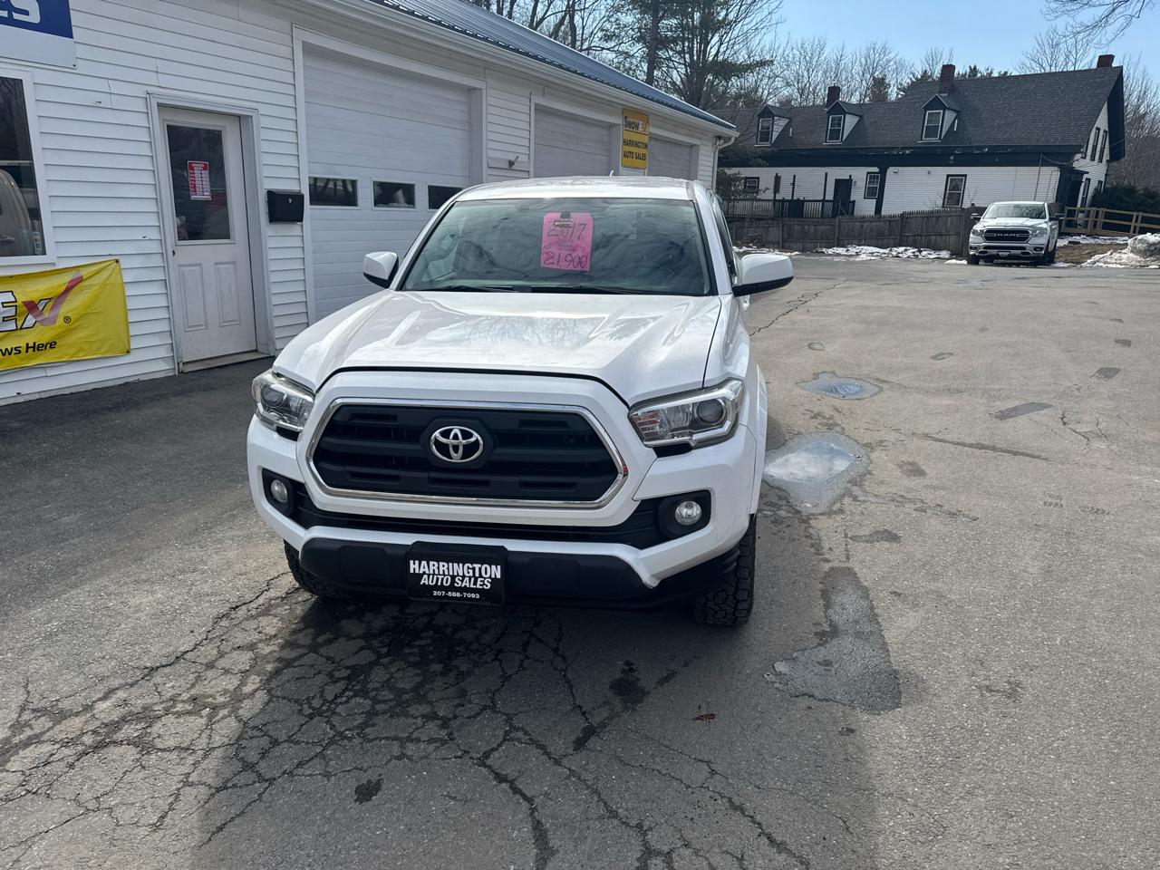Toyota Tacoma 4WD Double Cab V6 AT (Natl) 2017