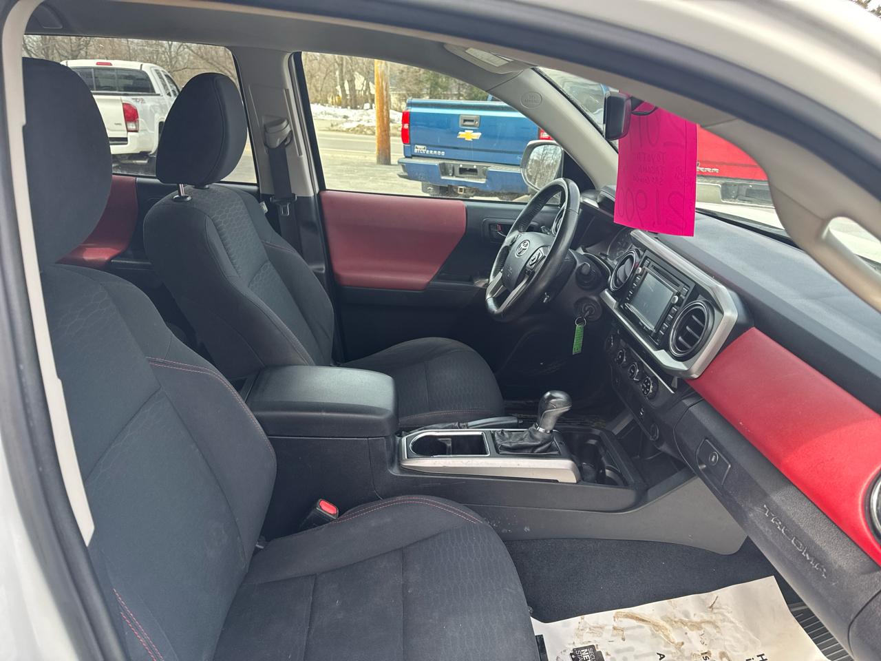 Toyota Tacoma 4WD Double Cab V6 AT (Natl) 2017