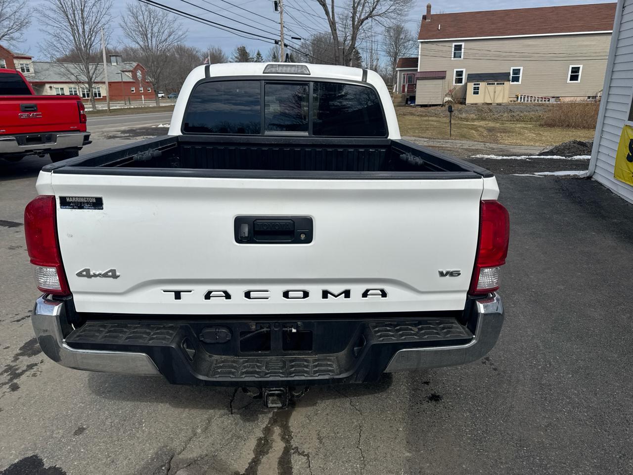 Toyota Tacoma 4WD Double Cab V6 AT (Natl) 2017