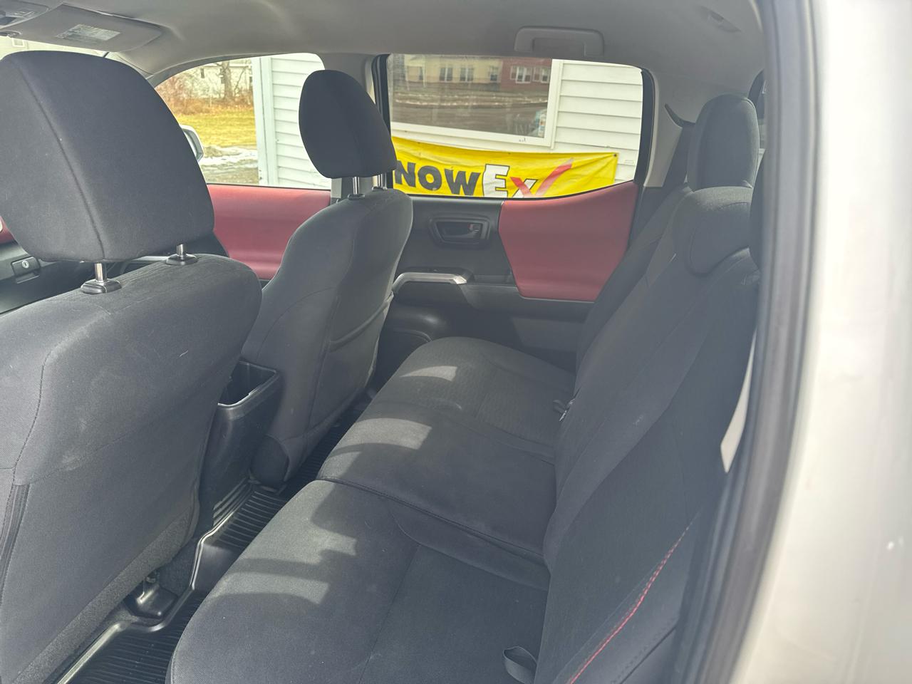 Toyota Tacoma 4WD Double Cab V6 AT (Natl) 2017