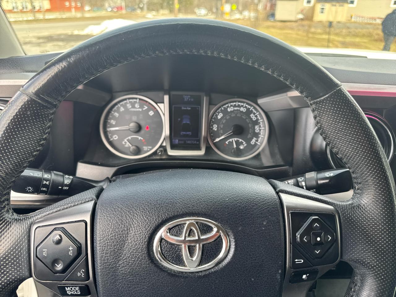 Toyota Tacoma 4WD Double Cab V6 AT (Natl) 2017