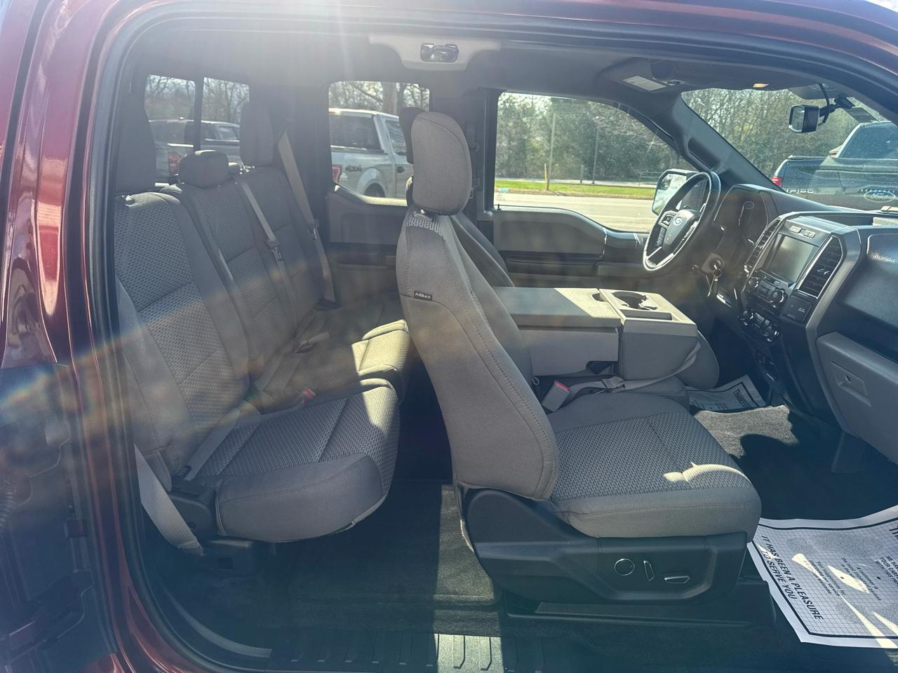 Ford F-150 4WD SuperCab 133" XLT 2015