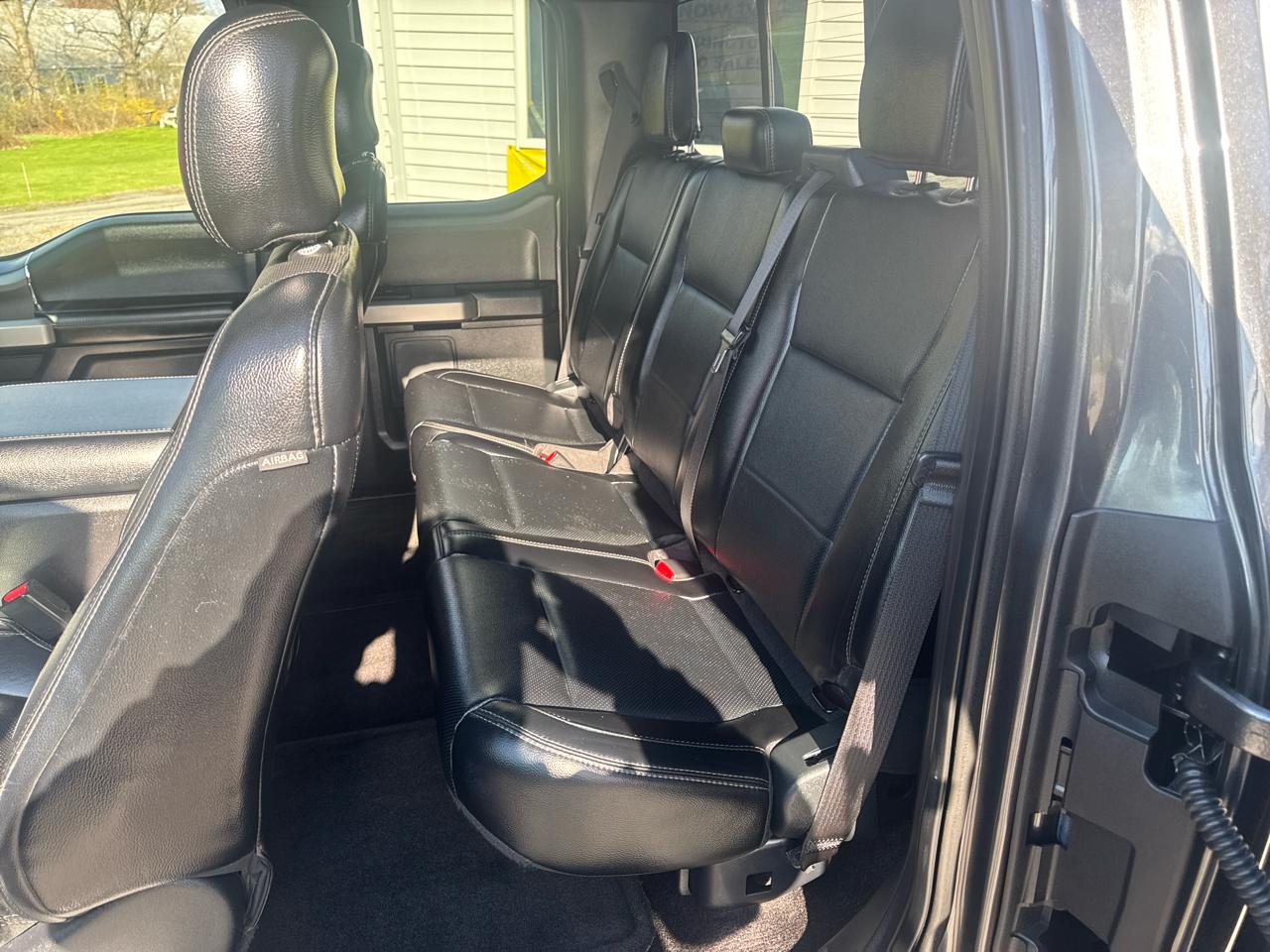 Ford F-150 4WD SuperCab 145" Lariat 2016