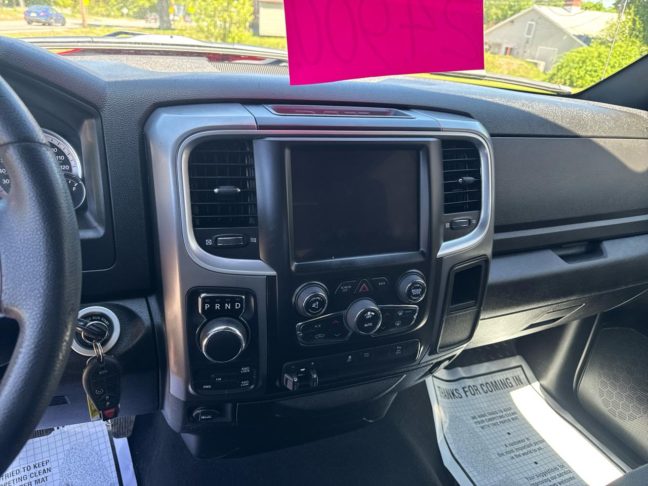 RAM 1500 4WD Quad Cab 140.5" SLT 2022
