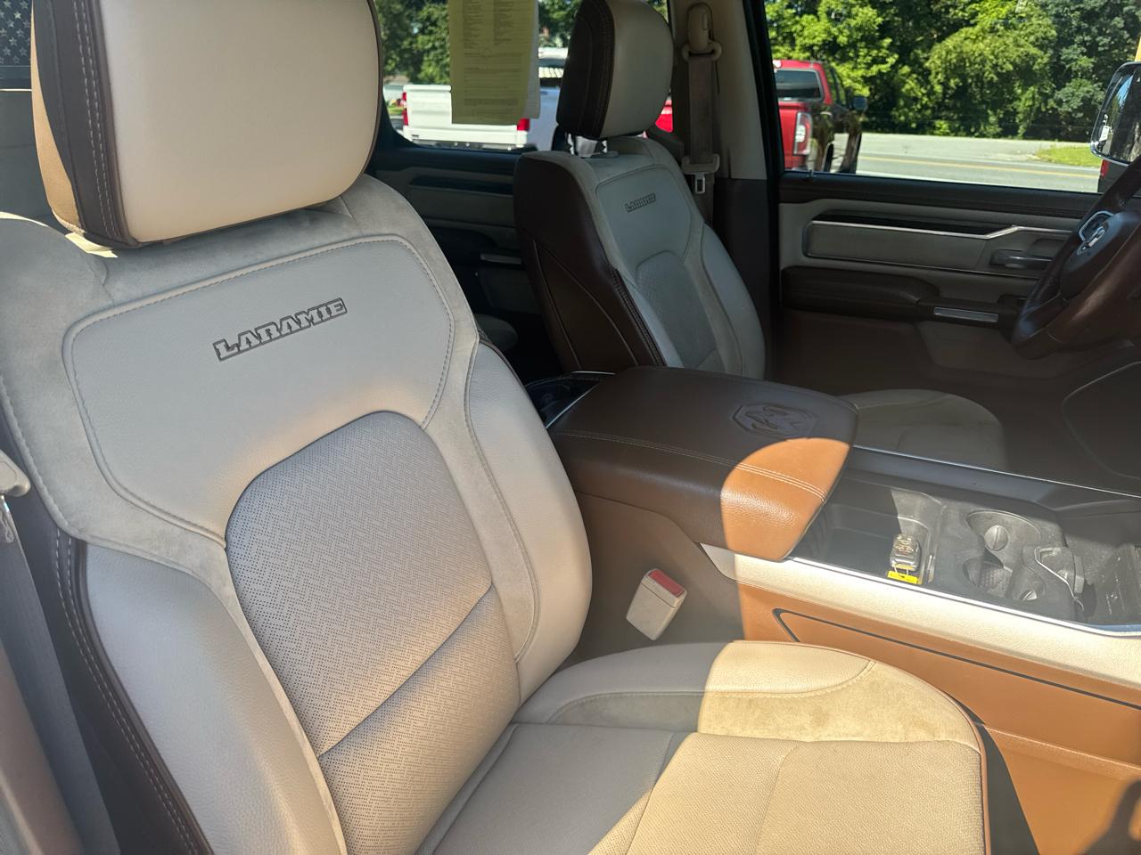 RAM 1500 Laramie Crew Cab SWB 4WD 2019