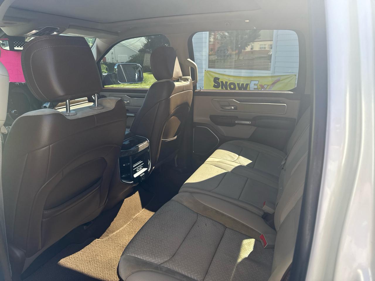RAM 1500 Laramie Crew Cab SWB 4WD 2019
