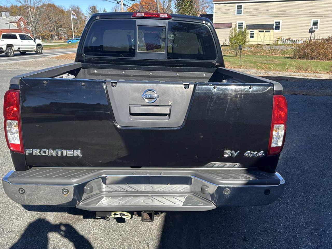 Nissan Frontier 4WD Crew Cab SWB Manual SV 2017