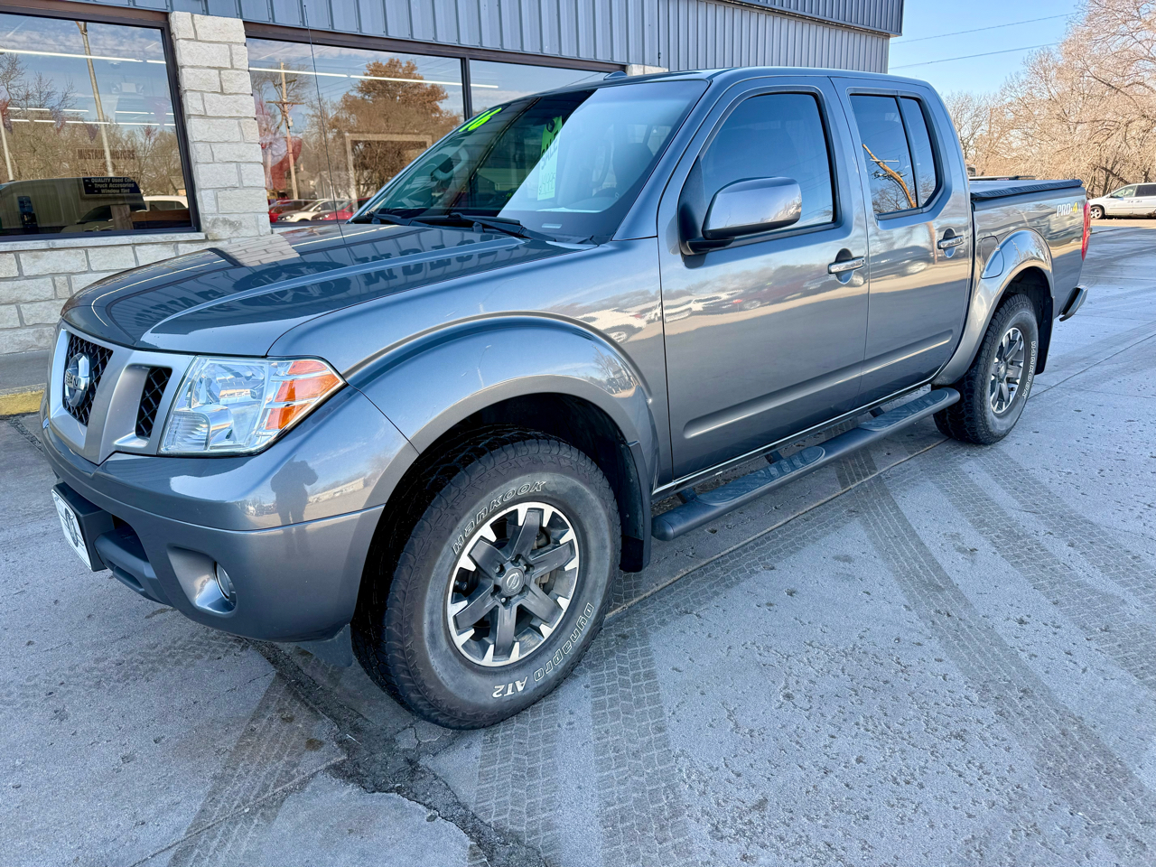 Nissan Frontier PRO-4X Crew Cab 5AT 4WD 2016