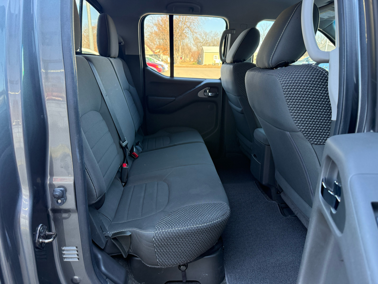 Nissan Frontier PRO-4X Crew Cab 5AT 4WD 2016