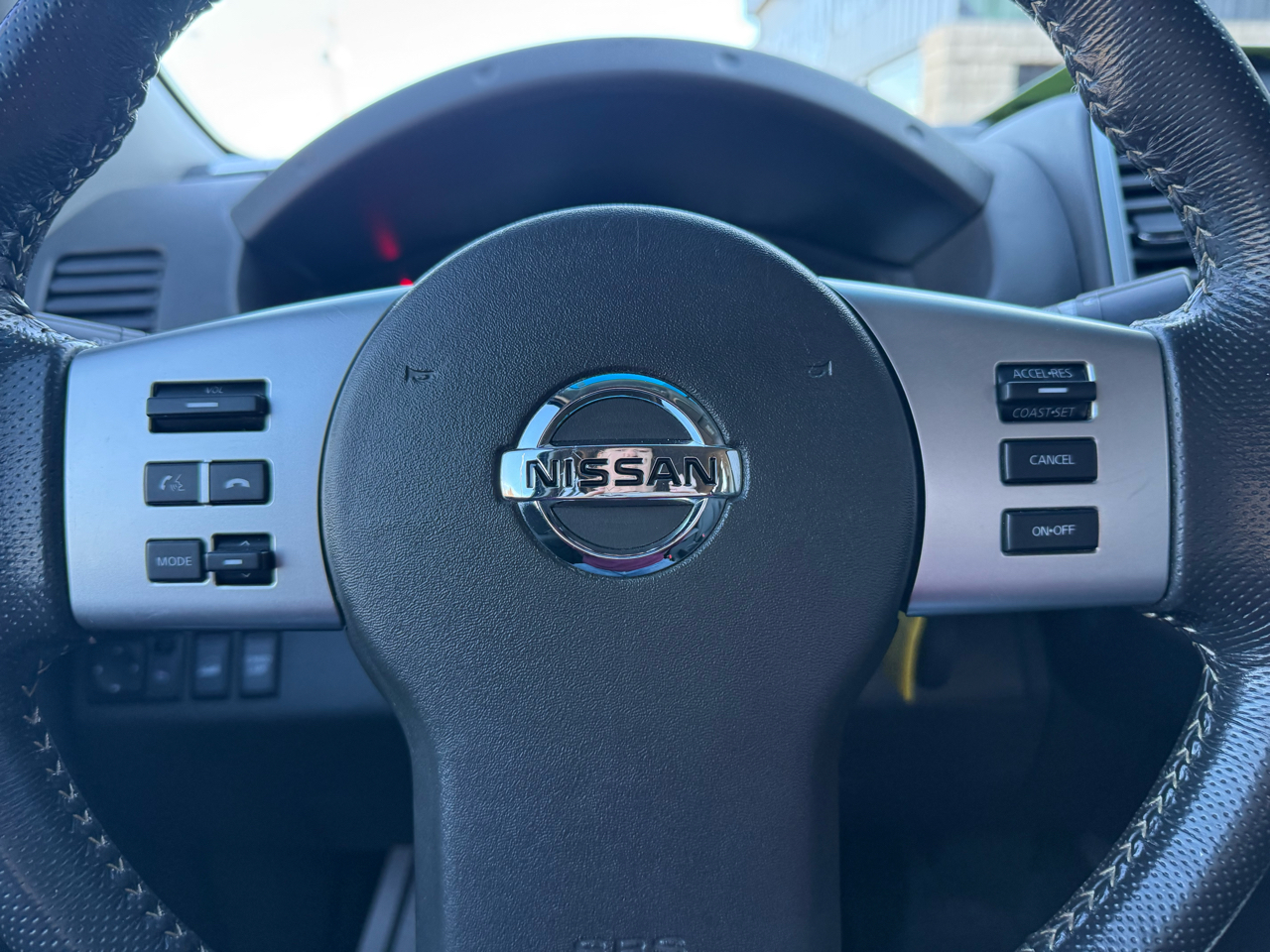 Nissan Frontier PRO-4X Crew Cab 5AT 4WD 2016