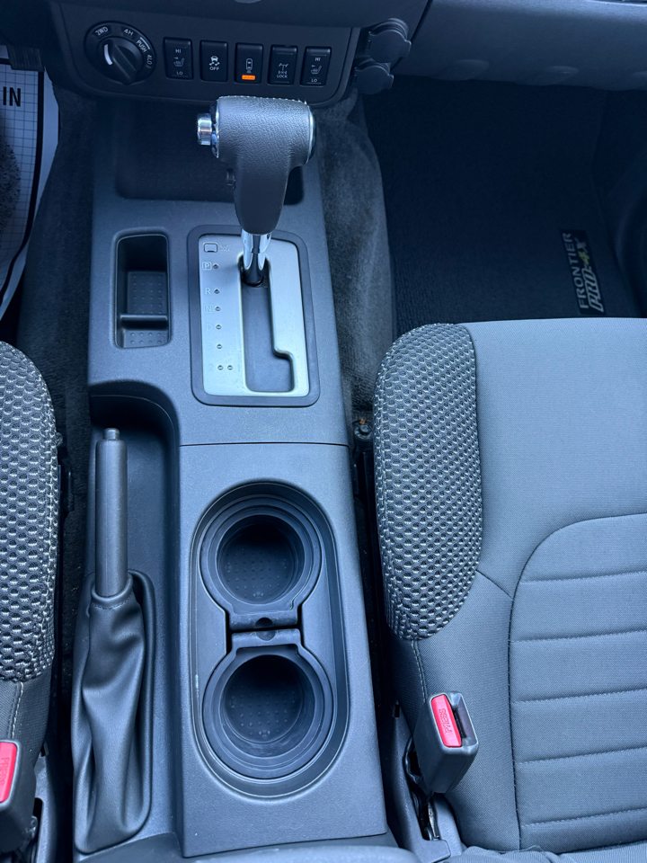 Nissan Frontier PRO-4X Crew Cab 5AT 4WD 2016