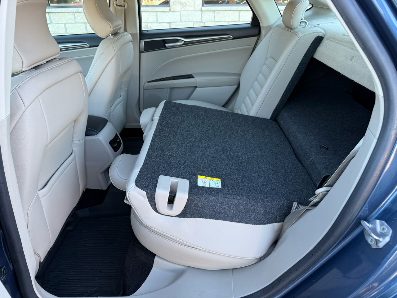 Ford Fusion Hybrid SEL 2019