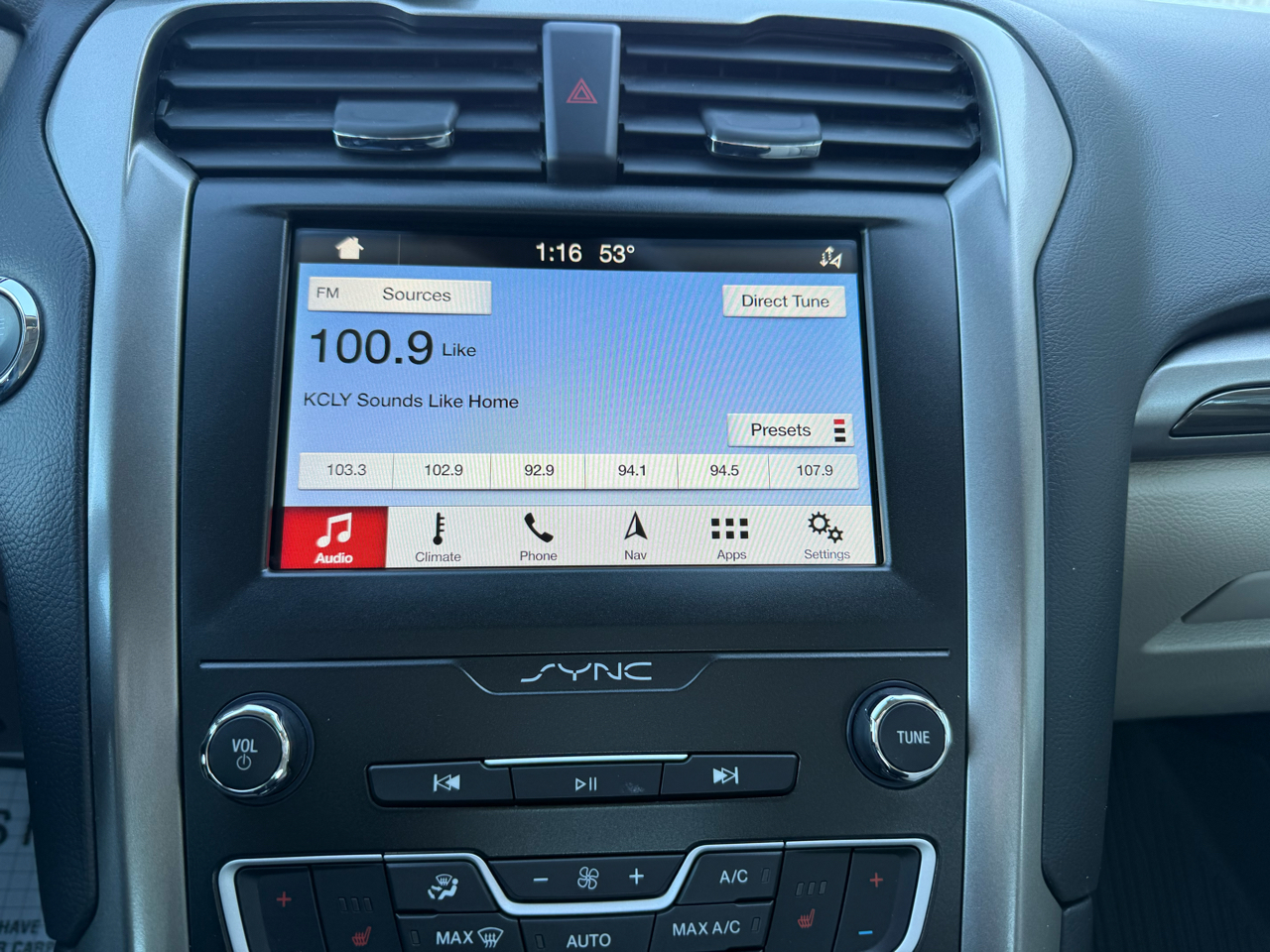 Ford Fusion Hybrid SEL 2019