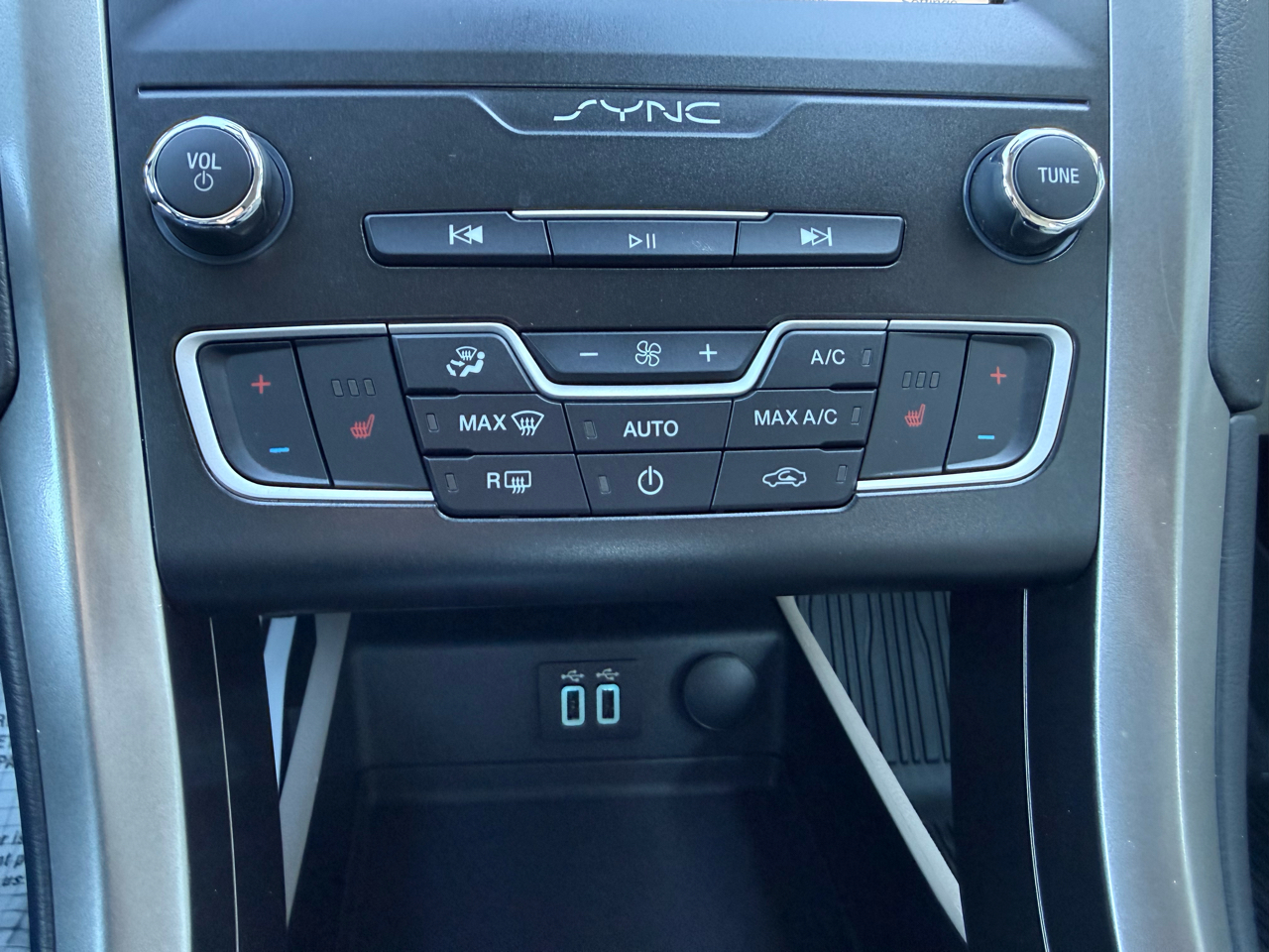 Ford Fusion Hybrid SEL 2019