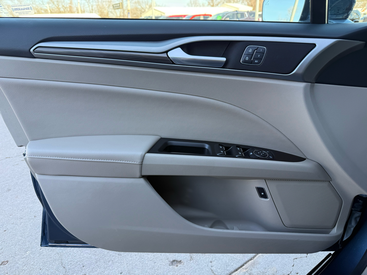 Ford Fusion Hybrid SEL 2019