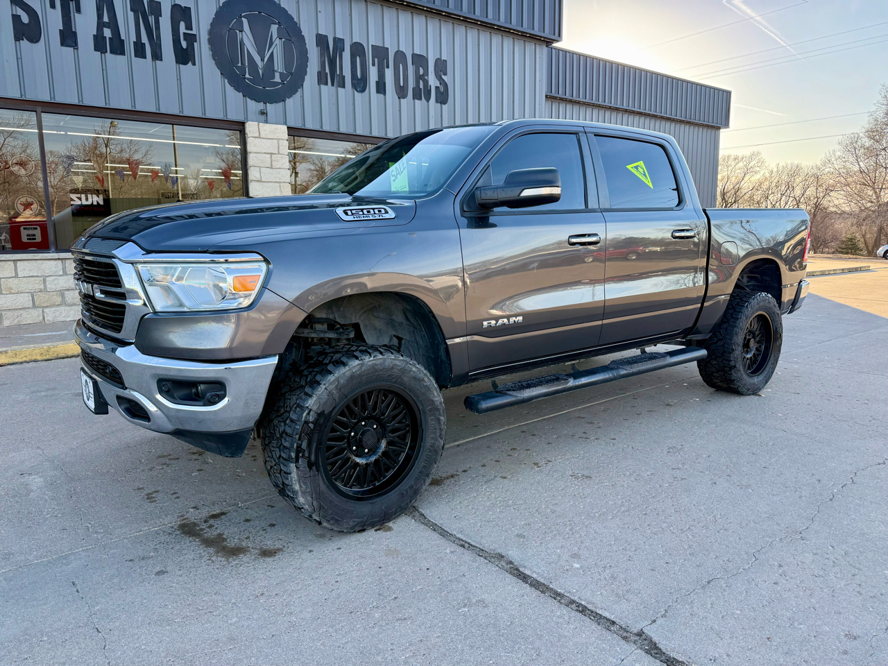 RAM 1500 Big Horn Crew Cab SWB 4WD 2019