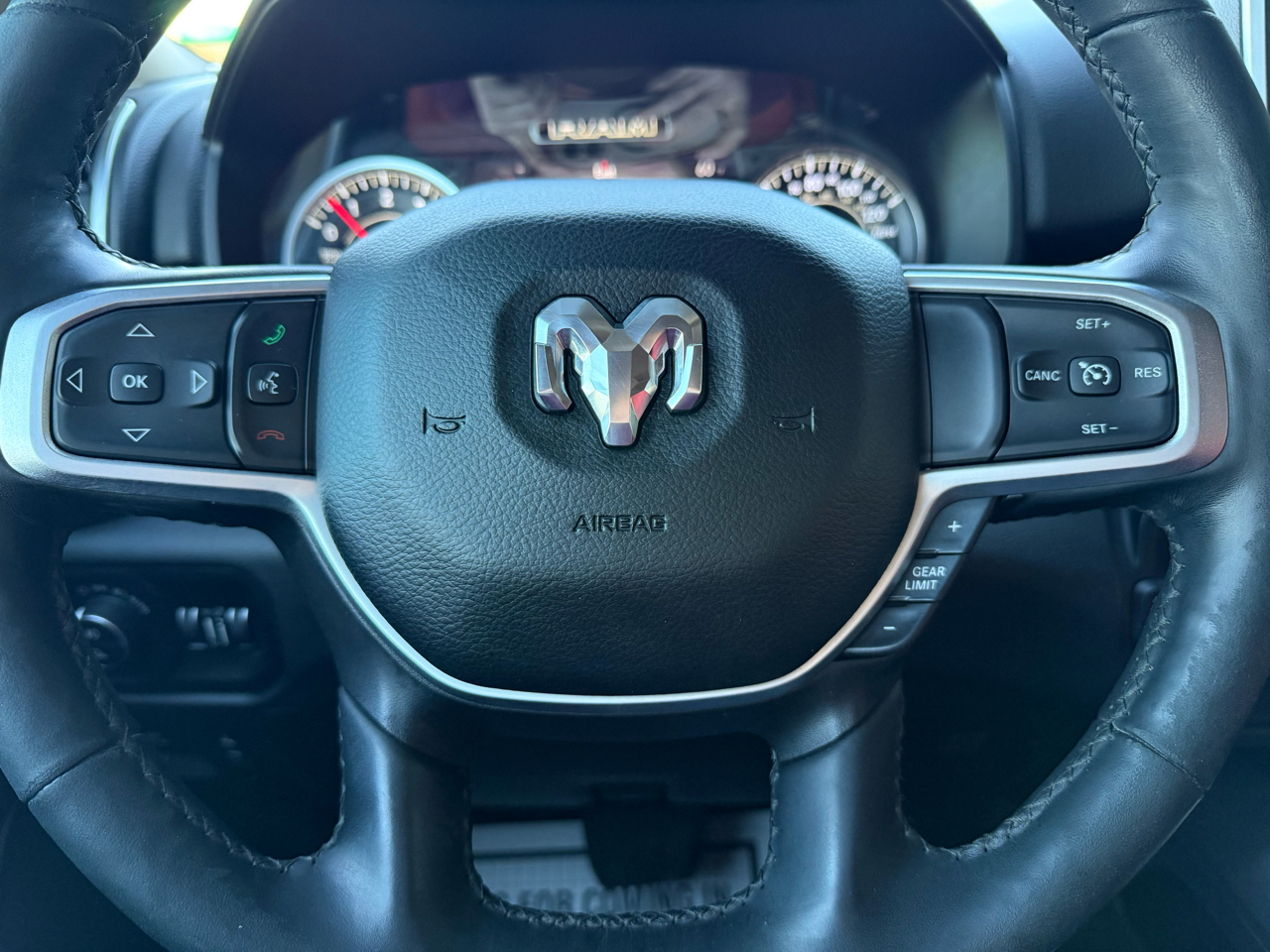 RAM 1500 Big Horn Crew Cab SWB 4WD 2019