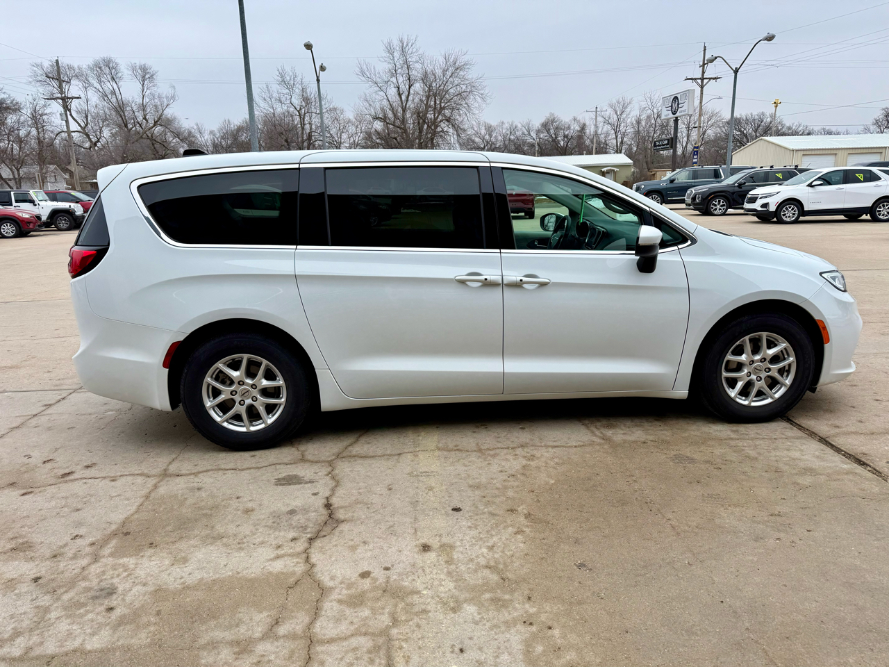 Chrysler Pacifica Touring L 2023