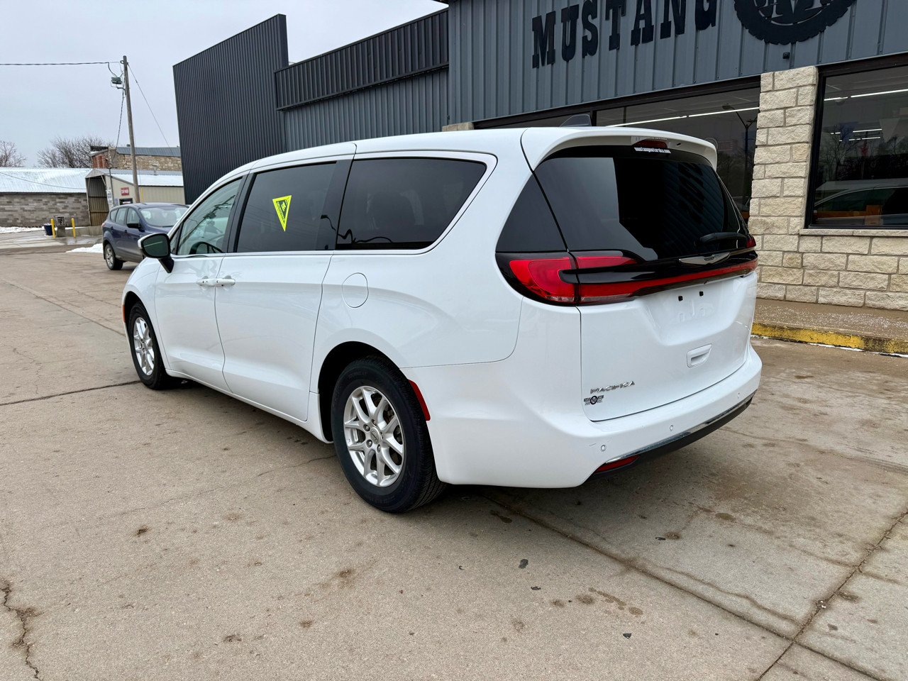 Chrysler Pacifica Touring L 2023