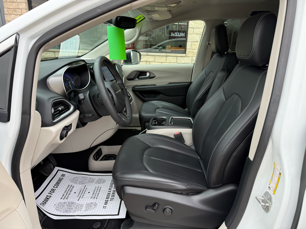 Chrysler Pacifica Touring L 2023