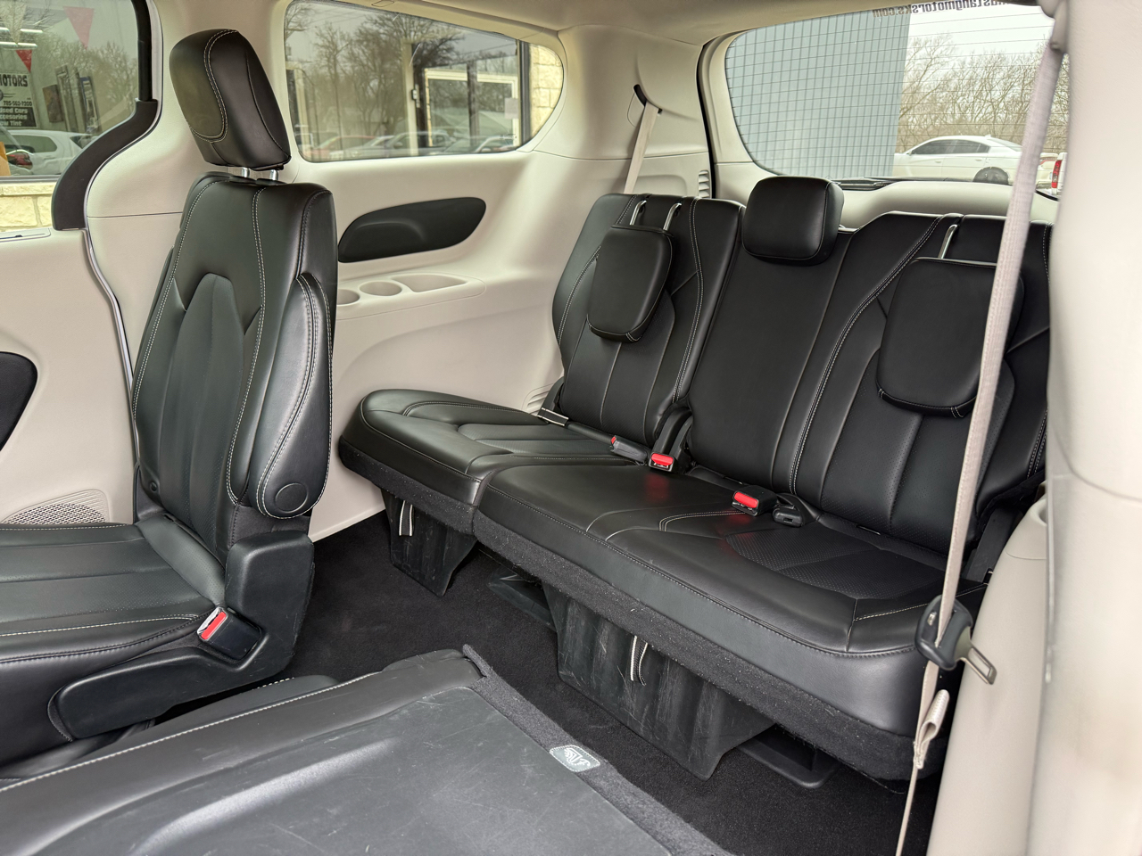 Chrysler Pacifica Touring L 2023