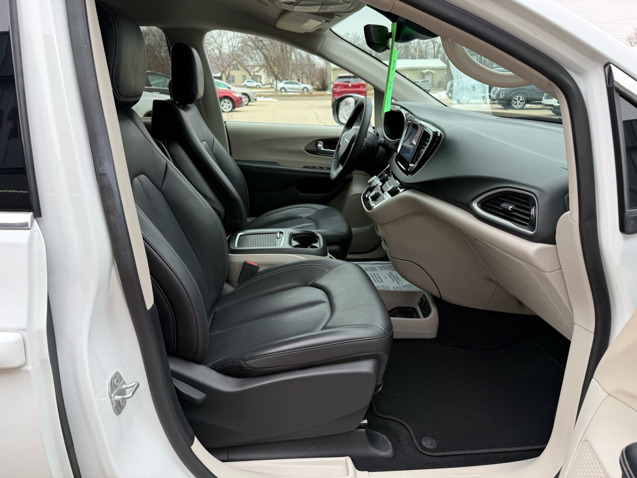 Chrysler Pacifica Touring L 2023