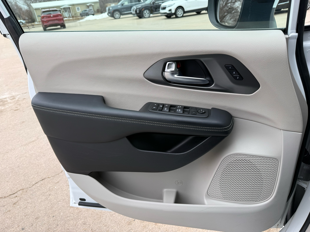 Chrysler Pacifica Touring L 2023