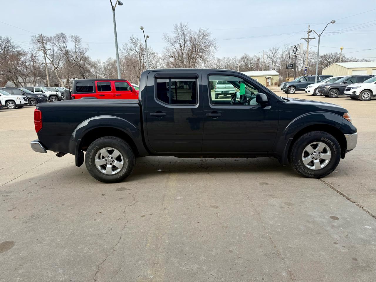 Nissan Frontier SE-V6 Crew Cab 4WD 2010